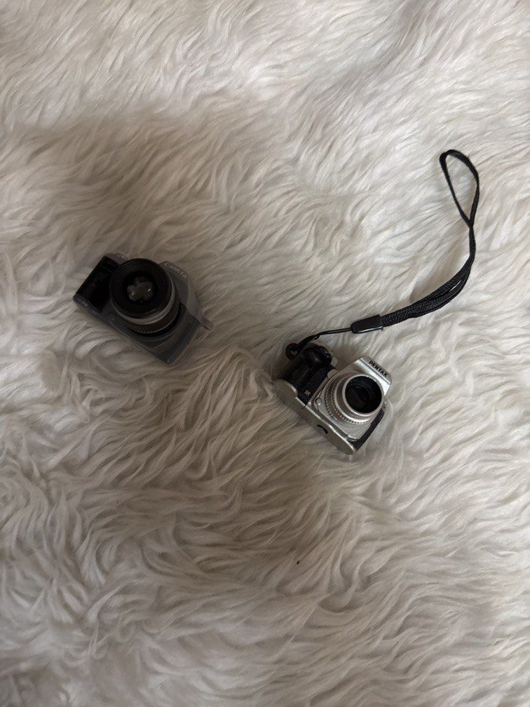 Toy camera set (Category: Cameras) located in Manila. Submitted by vintageaccessories (Listing ID 1450389545, Image 2). Description: .