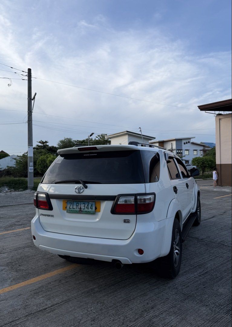 Toyota Fortuner D-4D Auto (Category: Used Cars) located in Manila. Submitted by cobretti (Listing ID 1450386316, Image 2). Description: 2009 Toyota Fortuner G Variant 4x2 A/T 🤍🤍 Diesel Engine D-4D Very Smooth Casa Maintained 📌 Smooth Shifting, No Delay & No Kaldag Registered until 2027 1st Owner Acq. w/ Orig Keys & Booklets Complete Original Papers 📌 Pristine Condition (Dare to Compare) 👌🏻 Interior & Leathers are intact Thick Tires 90% (Inc