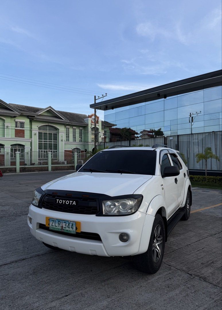 Toyota Fortuner D-4D Auto (Category: Used Cars) located in Manila. Submitted by cobretti (Listing ID 1450386316, Image 3). Description: 2009 Toyota Fortuner G Variant 4x2 A/T 🤍🤍 Diesel Engine D-4D Very Smooth Casa Maintained 📌 Smooth Shifting, No Delay & No Kaldag Registered until 2027 1st Owner Acq. w/ Orig Keys & Booklets Complete Original Papers 📌 Pristine Condition (Dare to Compare) 👌🏻 Interior & Leathers are intact Thick Tires 90% (Inc