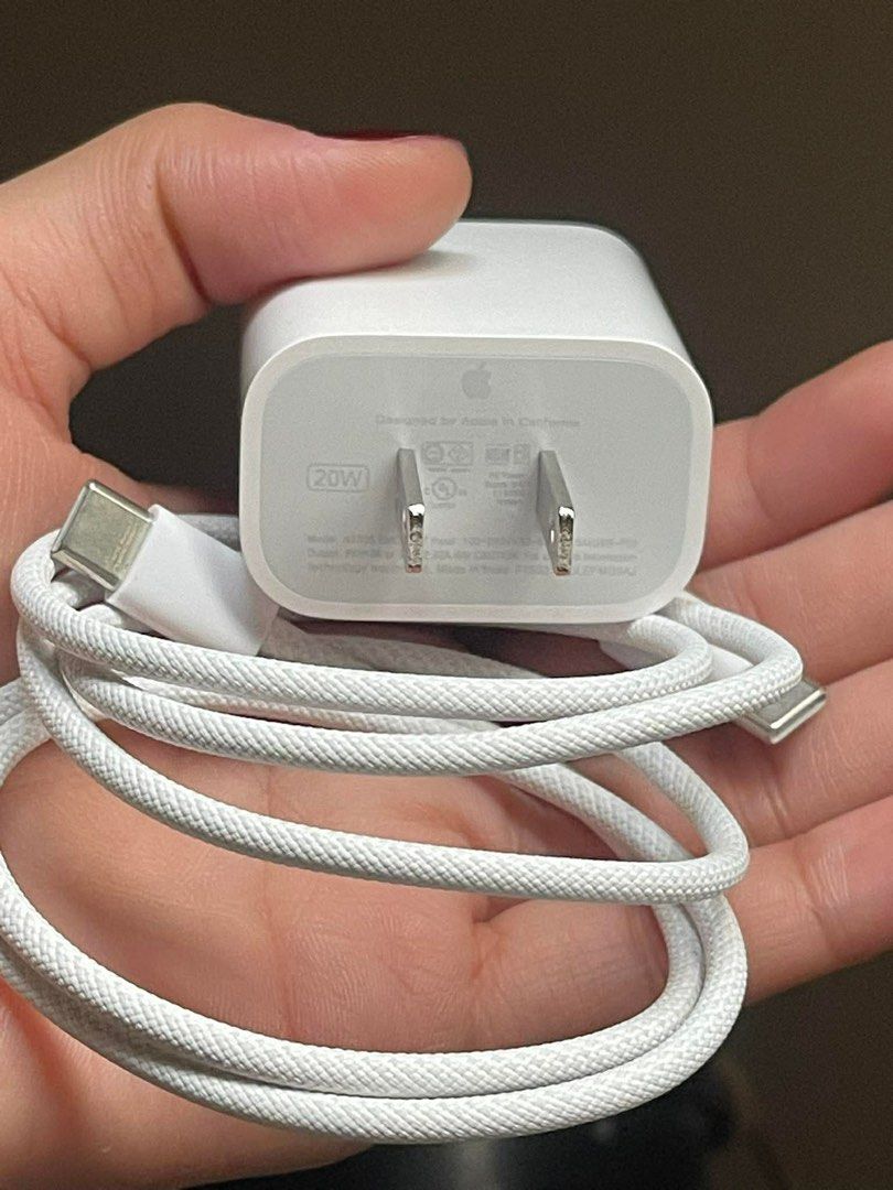 Type C original apple charger (Category: Chargers & Cables) located in Quezon City. Submitted by pnkjnflqza_ (Listing ID 1450365971, Image 1). Description: .