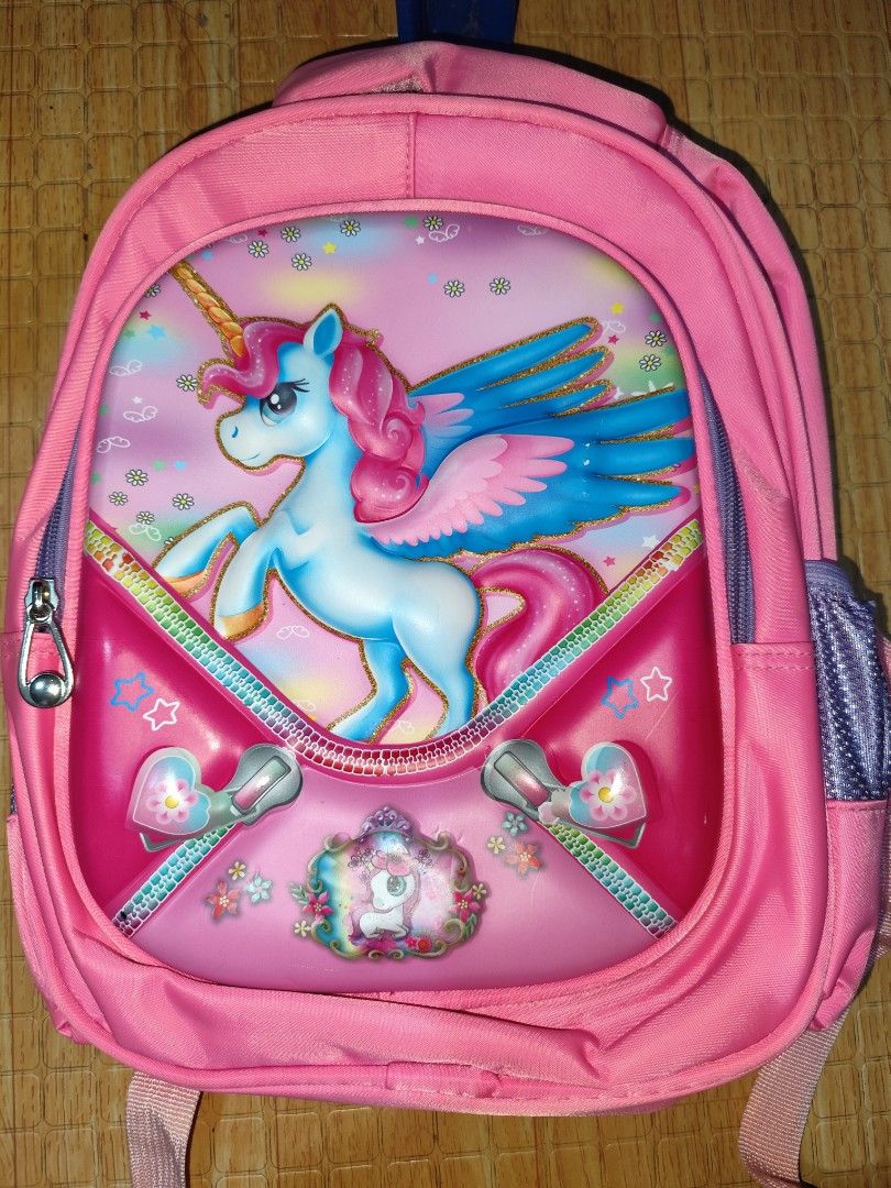 Unicorn Bagpack (Category: Diaper Bags & Wetbags) located in Manila. Submitted by mamemiii (Listing ID 1450365527, Image 1). Description: New po ito maganda po quality ng bag makapal , For Daycare,Kinder,Grade 1 pwede. Reason to sale paiba iba po ng Bet ng bag ang anak ko ako naman si sunod para ganahan mag school 😅.