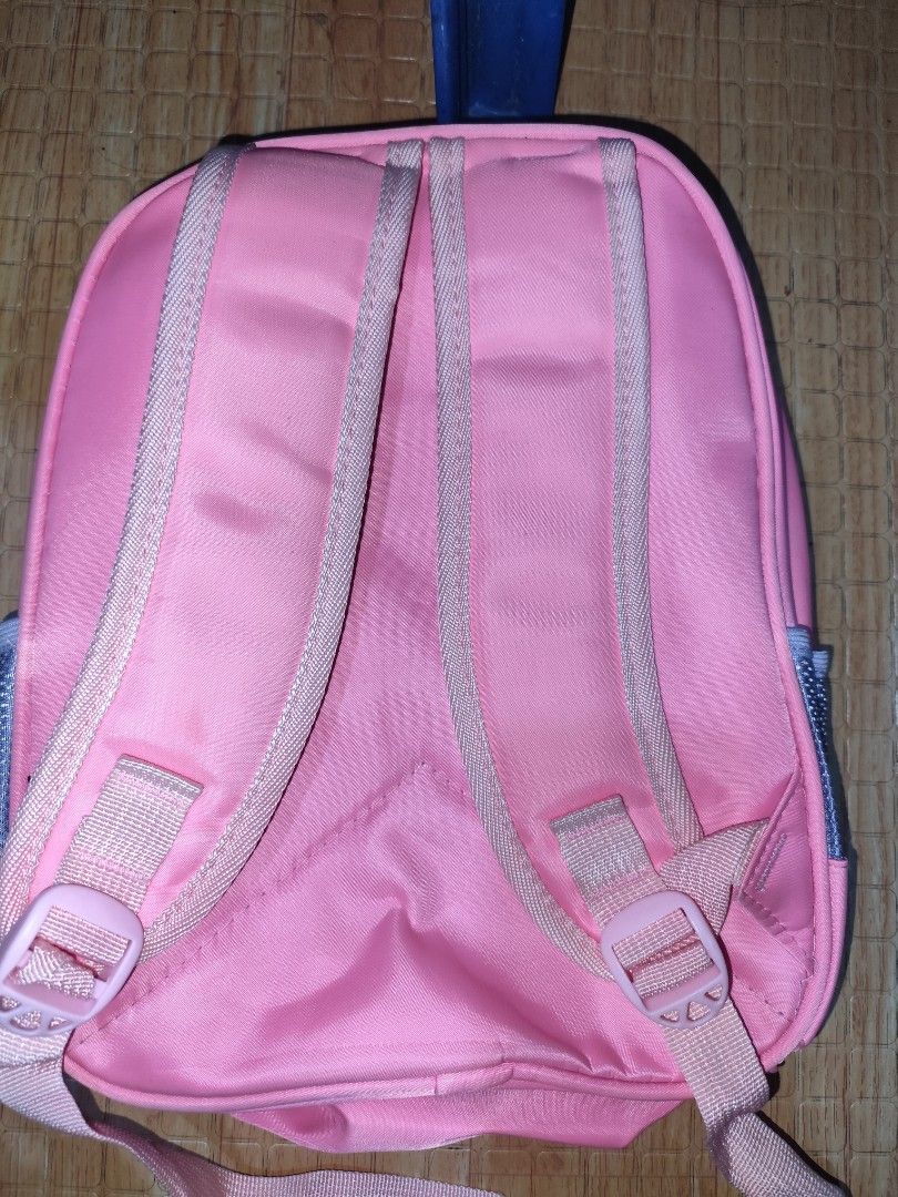 Unicorn Bagpack (Category: Diaper Bags & Wetbags) located in Manila. Submitted by mamemiii (Listing ID 1450365527, Image 2). Description: New po ito maganda po quality ng bag makapal , For Daycare,Kinder,Grade 1 pwede. Reason to sale paiba iba po ng Bet ng bag ang anak ko ako naman si sunod para ganahan mag school 😅.