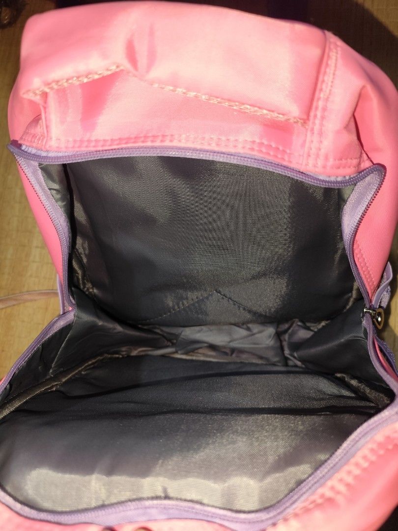 Unicorn Bagpack (Category: Diaper Bags & Wetbags) located in Manila. Submitted by mamemiii (Listing ID 1450365527, Image 3). Description: New po ito maganda po quality ng bag makapal , For Daycare,Kinder,Grade 1 pwede. Reason to sale paiba iba po ng Bet ng bag ang anak ko ako naman si sunod para ganahan mag school 😅.