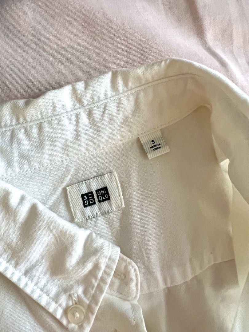 Uniqlo white shirt （分類：T-shirt）位於 Hong Kong。 由 tomato_kk 提交（商品編號 1450395817，圖片 2）。簡介： 。