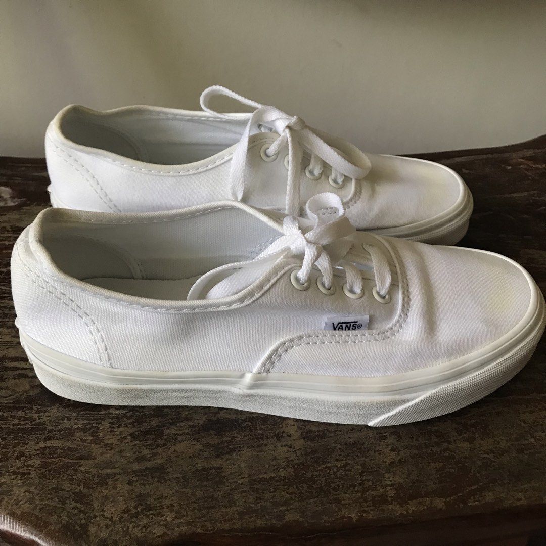 Vans Authentic True White Sneakers (Eu 38; 24cm) (Category: Sneakers) located in Manila. Submitted by bbeeaa (Listing ID 1450414908, Image 2). Description: - eu 38; 24cm - needs a little cleaning - still looks brand new - no box.