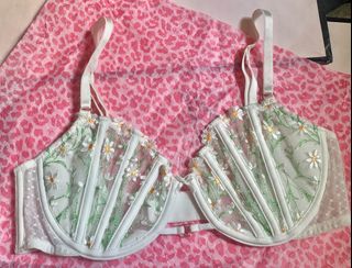 (Category: ) located in . Submitted by joyscollection (Listing ID 1450502703, Image 1). Description: .