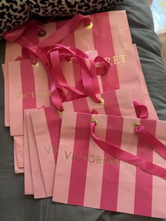 (Category: ) located in . Submitted by preloved_by_ea (Listing ID 1450366274, Image 1). Description: .