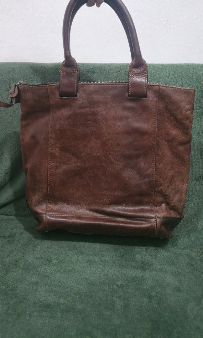 Vintage Chloe 2003 Betty Bag (Category: Luxury Bags & Wallets) located in Bacoor. Submitted by deux_trading_corporation (Listing ID 1450505839, Image 2). Description: Under 45k on 2ndhand market. condition: Rank AB - has normal signs of wear but no damage whatsoever. needs bags spa. superb leather payment first. you can always ask for discount/tawad but no to sobrang barat. no reservation. always check all the photos. some photo/s indicate the fl