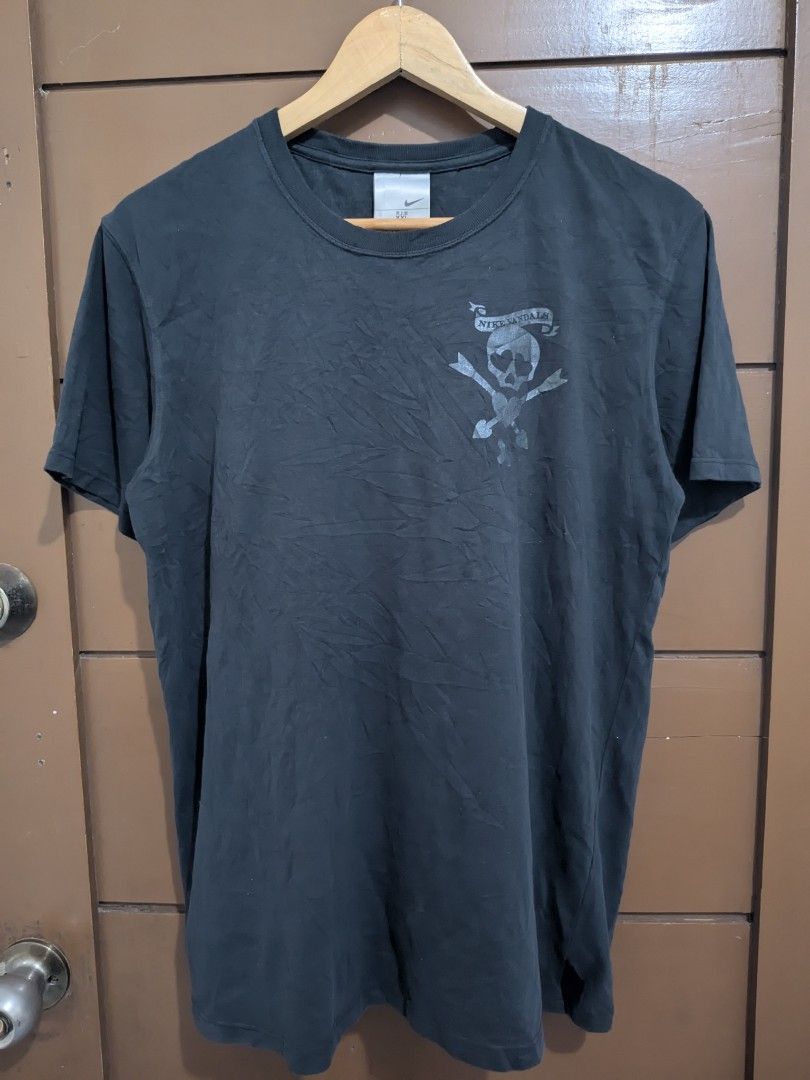 Vintage Nike vandals (Category: Tshirts & Polo Shirts ) located in Labo. Submitted by ronelryan (Listing ID 1450340765, Image 1). Description: Dimes 185/100a 20 x 27 - medium.