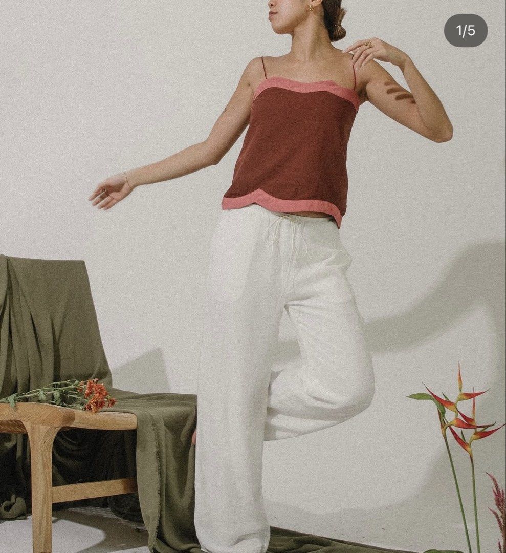 Wear Anika Theo Pant (Category: Other Bottoms) located in Muntinlupa City. Submitted by prebynik (Listing ID 1450376924, Image 1). Description: Retail is 3,900 Crinkled fabric, not available anymore even for pre order I don’t reach for it anymore as it’s too snug in the hips .