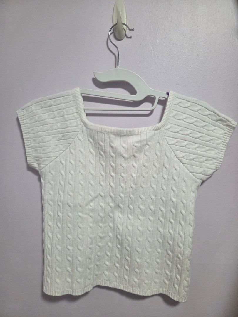 White cable knit square neck top S (Category: Shirts) located in Makati City. Submitted by mandy.stuff (Listing ID 1450446158, Image 2). Description: • Square neckline • Cap sleeves • Soft, stretchy knit fabric 350 + shipping fee.