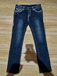 (Category: ) located in . Submitted by sadthrift (Listing ID 1450333102, Image 1). Description: .