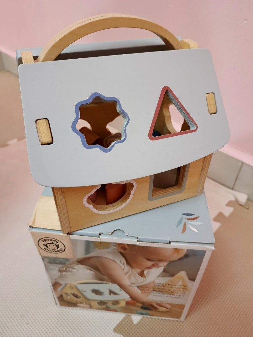 Wooden Speedy Monkey Shape Sorter Toy (Category: Toys & Games) located in Johor Bahru. Submitted by mommybear_ (Listing ID 1450372757, Image 1). Description: - Item like new and complete set..