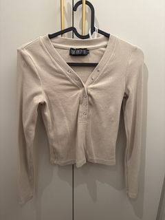 (Category: ) located in . Submitted by clearmycloset__ (Listing ID 1450415374, Image 1). Description: .
