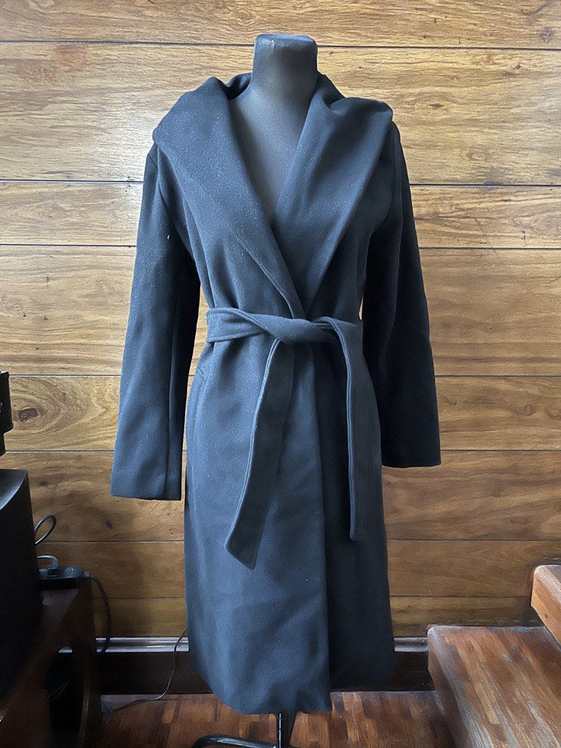 Zara Black Coat w Hood (Category: Coats, Jackets and Outerwear) located in San Juan City. Submitted by _jellyfish (Listing ID 1450412650, Image 1). Description: .