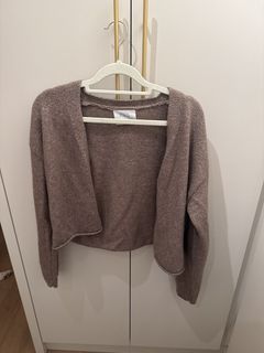 (Category: ) located in . Submitted by clearmycloset__ (Listing ID 1450414141, Image 1). Description: .