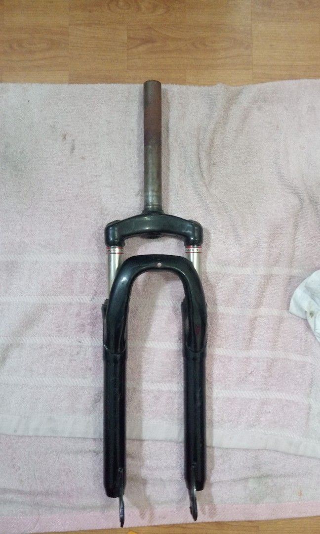 26er coil fork (Category: Bicycles) located in Meycauayan. Submitted by bike_ni_gabo (Listing ID 1450548086, Image 1). Description: .