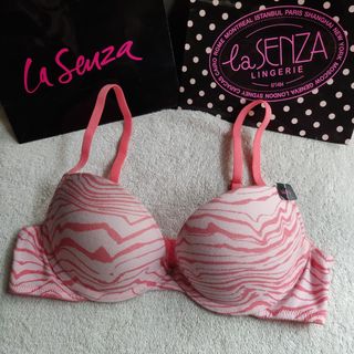 (Category: ) located in . Submitted by jlo.lasenza (Listing ID 1450687944, Image 1). Description: .