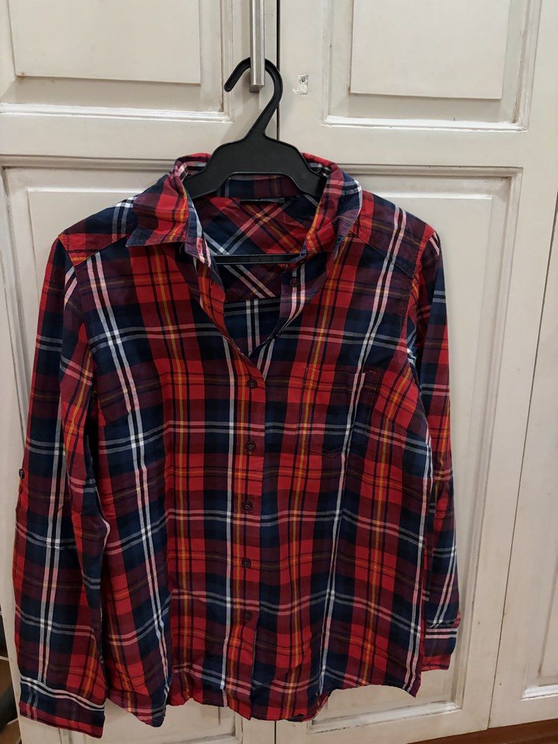 4 Collared Tops: Black, Plaid , Denim and White (Category: Shirts) located in Manila. Submitted by goldrea (Listing ID 1450646231, Image 2). Description: - Buy all 4 tops for just 600 pesos - Black top from Bangkok - Plaid top from Topshop - Denim top from F21 - White top from Bangkok.