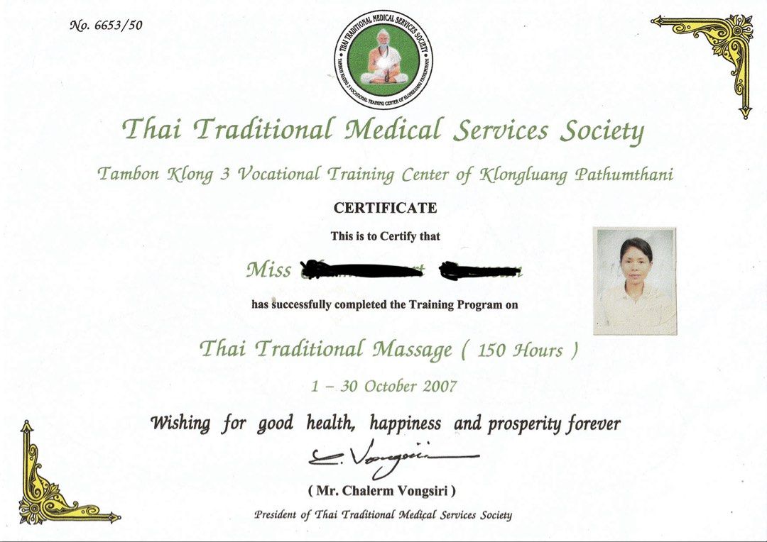 上門傳統泰式按摩服務 泰國人 專業按摩師 Outcall Traditional Thai Massage massage service （分類：美容服務）位於 Hong Kong。 由 thaimassagehongkong 提交（商品編號 1450699154，圖片 2）。簡介： 上門泰式按摩 專業泰國人按摩師💆🏼‍♀️💆🏻‍♀️ 可上門提供香港各地區 歡迎查詢預約 Experience traditional Thai massage by Thai professional. Outcall to any area in Hong Kong. Feel free to contact for questions and bookings ----- 傳統泰式按摩 體驗結合了傳統被動伸展與精準穴位按壓的古老按摩方法，能有效舒緩肌肉緊繃並促進全身氣血循環。讓身心重獲極致的平衡與全然的放鬆。 Traditional Thai Massage Experience the an