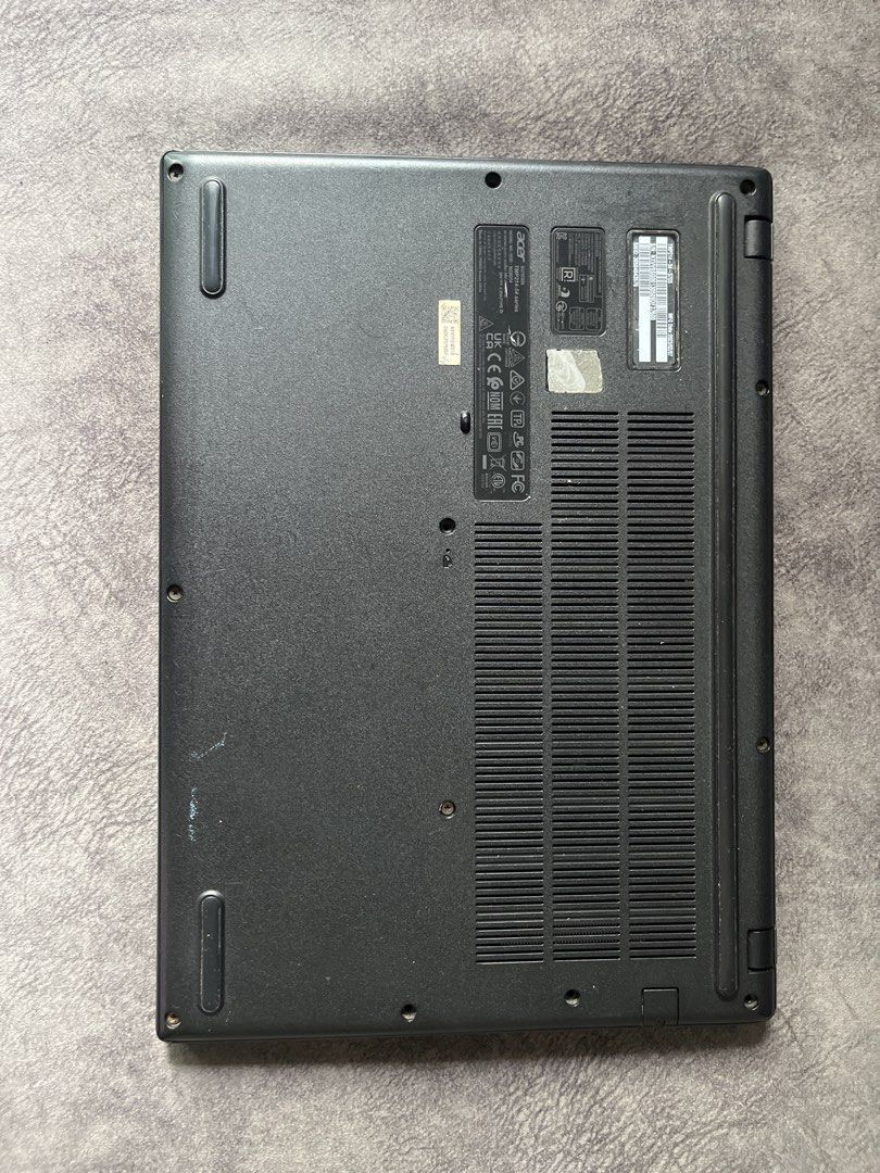 Acer Laptop with Stickers513674356416194561