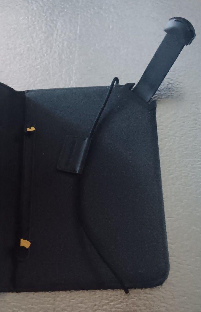 Amazon Kindle case (Category: Laptop Bags & Sleeves) located in Las Pinas. Submitted by 030700 (Listing ID 1450540084, Image 2). Description: .