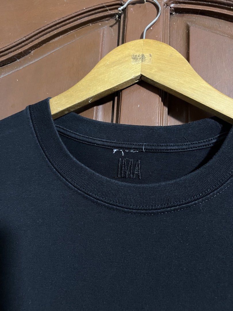 Ami Black Plain Shirt (Category: Luxury Apparel) located in Manila. Submitted by thriftpoint99 (Listing ID 1450717791, Image 2). Description: 21x27.5 Issue cut necktag Excellent condition.