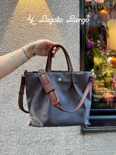 (Category: ) located in . Submitted by fashion.luxe (Listing ID 1450722090, Image 1). Description: .