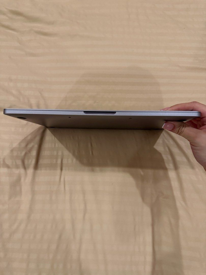 Apple MacBook Pro 2017 13-Inch Model A1708 (Category: Laptops & Notebooks) located in Manila. Submitted by heleensym (Listing ID 1450585769, Image 2). Description: - Macbook Pro 2017, 13 inch - Works well, has minor scratches in the side - Has a line on the screen and battery is recommended for service, but other than that it works fine :) - No charger & no box - Negotiable .