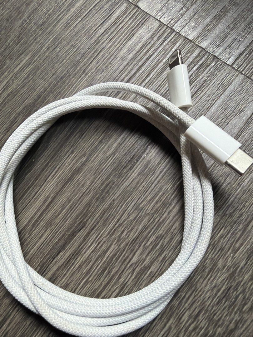 Apple Magic Mouse with lightning harging Cable513661001301370881
