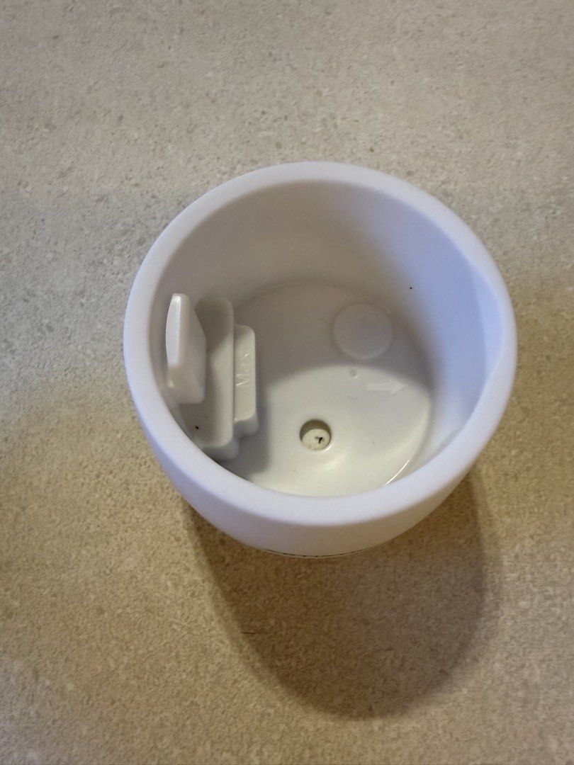 Artistry Diffuser (Category: Other Home Appliances) located in Singapore. Submitted by goldfish429 (Listing ID 1450647328, Image 2). Description: .