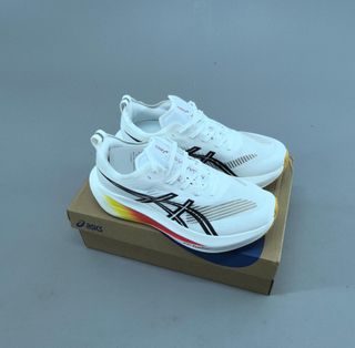 (Category: ) located in . Submitted by khai.uasneakers (Listing ID 1450632477, Image 1). Description: .