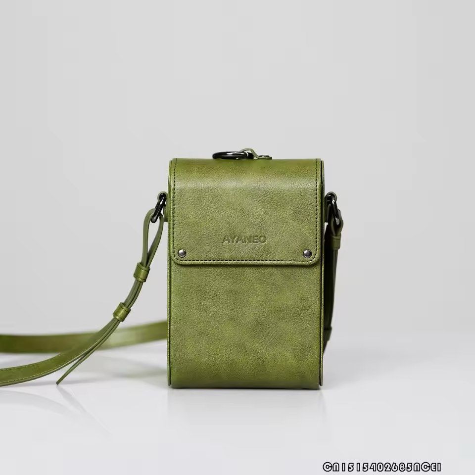AUTHENTIC AYANEO LEATHER POCKET Moss Green (Category: Cross-body Bags) located in Quezon City. Submitted by hilligna (Listing ID 1450561361, Image 2). Description: Brandnew Bought it in Japan for 8k Selling it for only 1850 only Sobrang gandang bag very safe ang phone and essentials! PM for interested buyer.