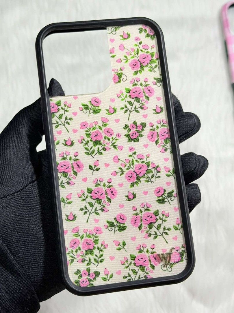 Authentic iPhone 16 Pro Max Case preloved (Category: Cases & Sleeves) located in Quezon City. Submitted by karla30 (Listing ID 1450706702, Image 1). Description: selling my preloved 16 pro max cases di na nagagamit nakatago na lang prices nasa picture na po wala ng box yung iba selling low na lang branded and orig lahat yan hindi po ₱1k take all ha!! 😄 🛵lalamove ready 📍Diliman Quezon City - location.