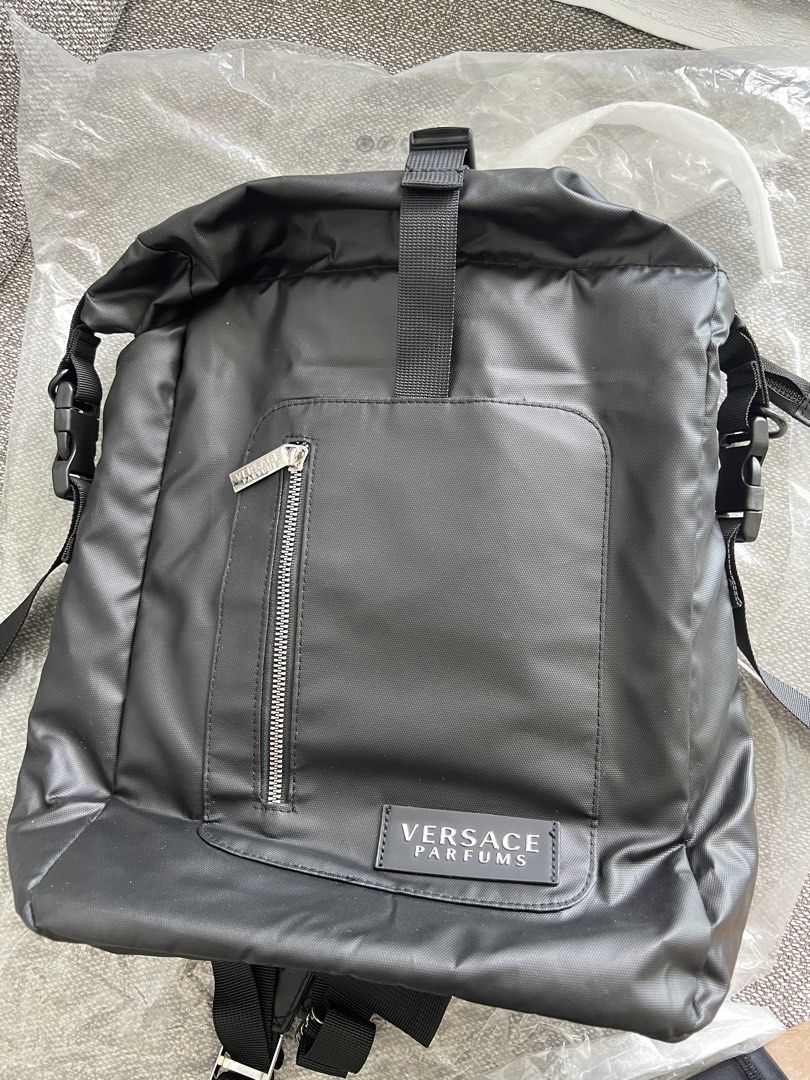 Back Pack (Category: Bags & Wallets) located in Singapore. Submitted by miki61 (Listing ID 1450606995, Image 1). Description: MINT CONDITION . Item is GWP - gift with purchase from counter. It’s authentic. .