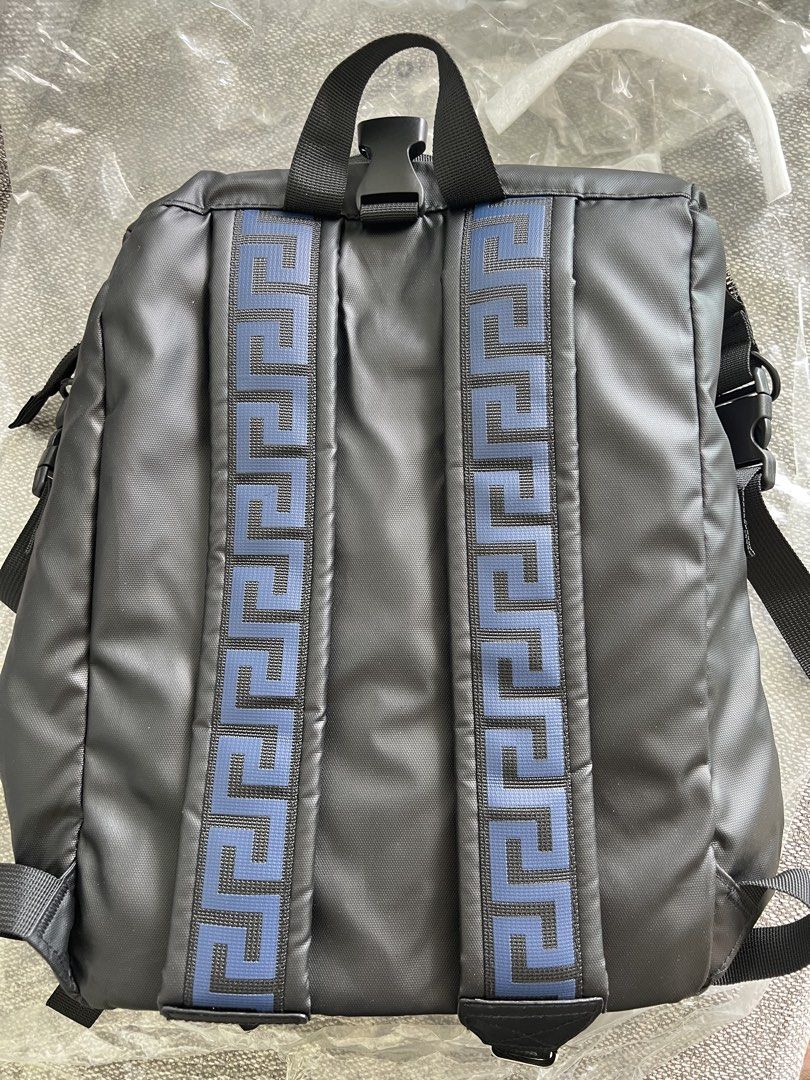 Back Pack (Category: Bags & Wallets) located in Singapore. Submitted by miki61 (Listing ID 1450606995, Image 2). Description: MINT CONDITION . Item is GWP - gift with purchase from counter. It’s authentic. .