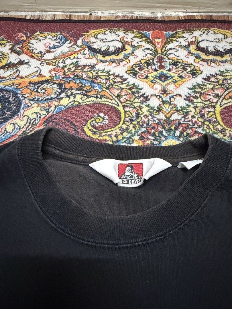 Ben davis (Category: Tshirts & Polo Shirts) located in Kluang. Submitted by amirunhisyam (Listing ID 1450729288, Image 3). Description: Ben davis Pit 19 labuh 25.5 Jahit double atas bawah Condition 8/10 Lock rm50 mahal offer.