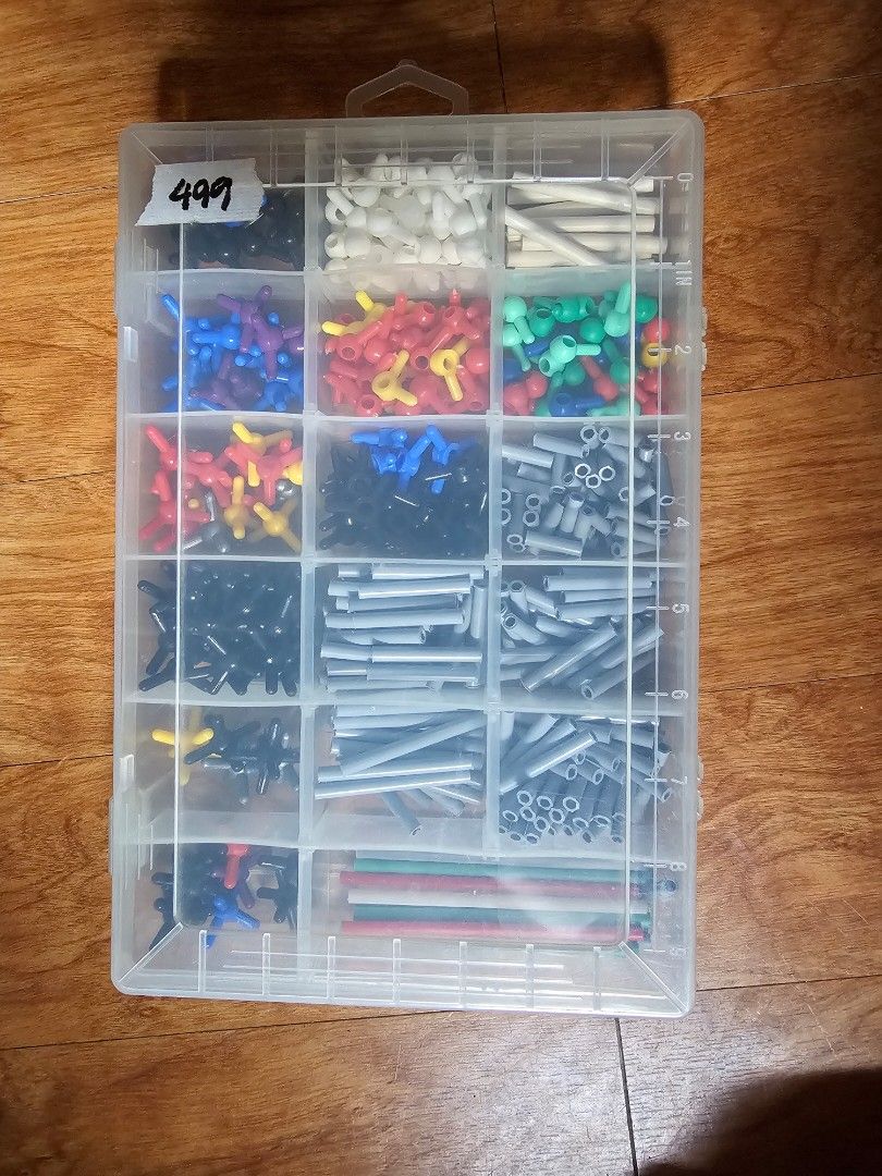 Biochemistry Set - Mega Molecules (Category: Textbooks) located in Quezon City. Submitted by findsbydavie (Listing ID 1450559910, Image 3). Description: - barely used - good for chemistry nerds RFS: gifted, but not interested and not being used.