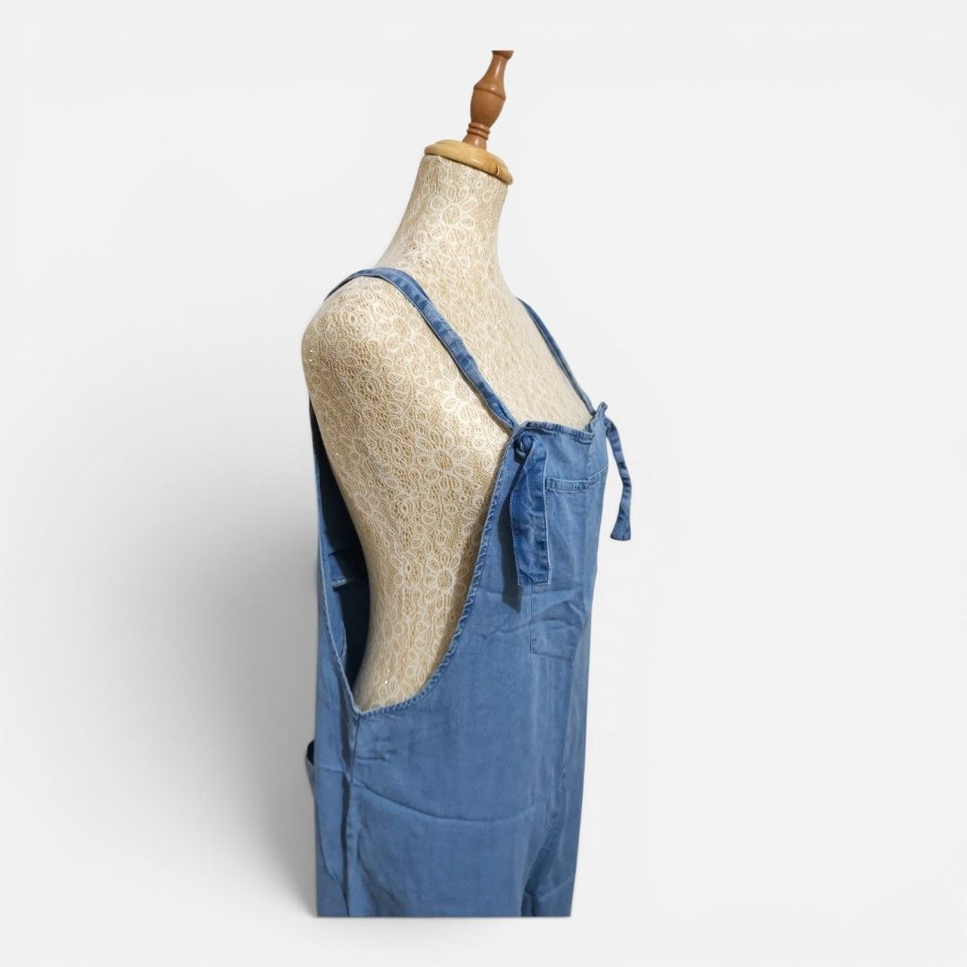 Blue Denim Wide Leg Jumpsuit (Category: Jumpsuits) located in Mandaue City. Submitted by stylefigjam (Listing ID 1450536937, Image 2). Description: - Casual blue denim jumpsuit - Wide leg style - Adjustable straps - Side pockets - Soft and comfortable fabric - Ideal for relaxed, everyday outfits.