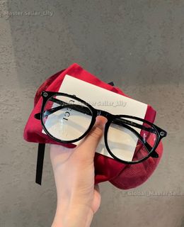 (Category: ) located in . Submitted by fashion.luxe (Listing ID 1450719989, Image 1). Description: .