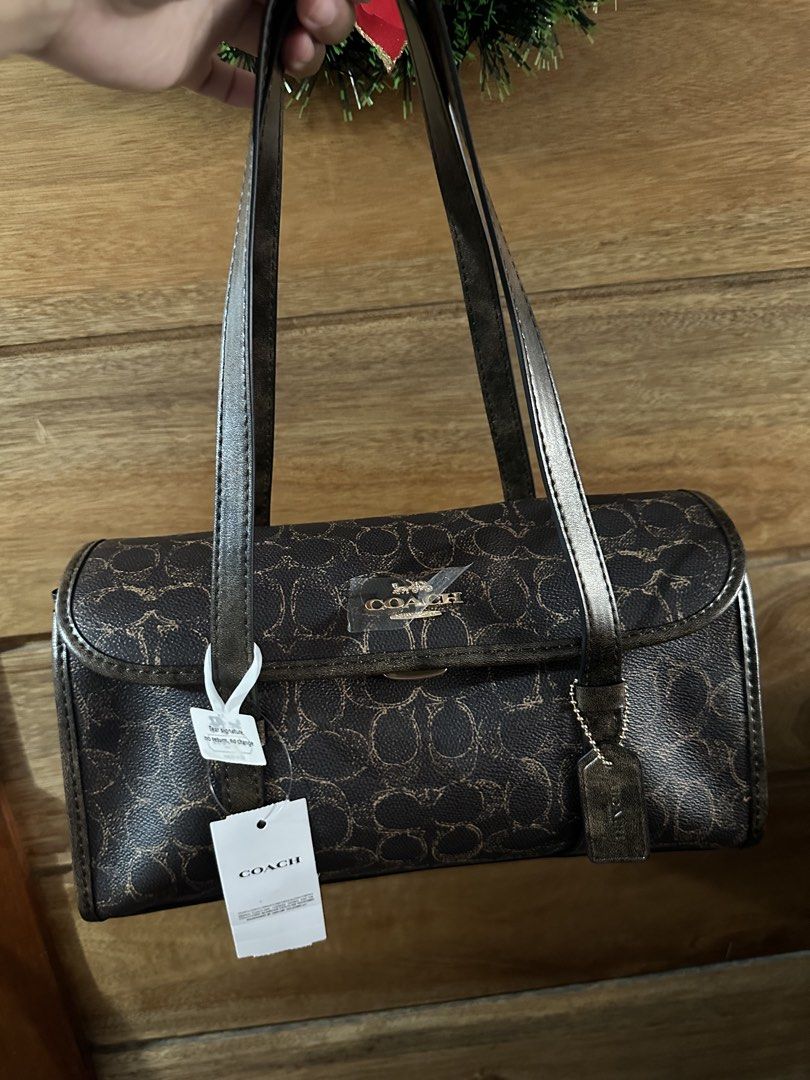 C0 A C H Bridget Flap Shoulder Bag (Category: Shoulder Bags) located in Taguig. Submitted by jddeclutter (Listing ID 1450555289, Image 3). Description: Brand new with dustbag.