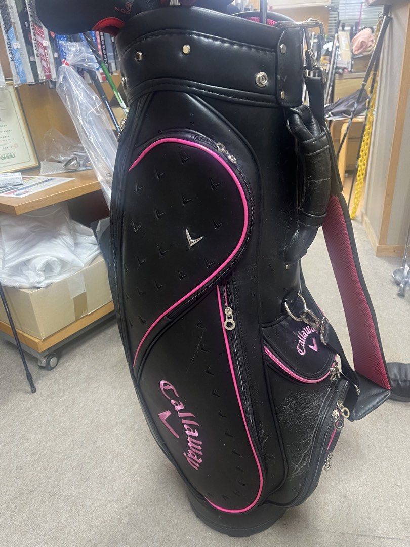 Callaway Golf Bag for Ladies (Category: Golf) located in Quezon City. Submitted by irresistiblebam (Listing ID 1450628674, Image 2). Description: Please check the photos. Smooth except for the lower and side pockets..