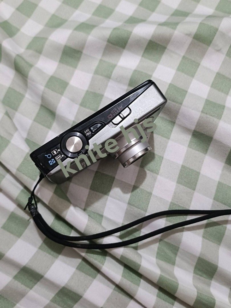 Canon ixus powershot sd750 Digital Camera Silver (Category: Cameras) located in Bansud. Submitted by shujieyonu (Listing ID 1450611285, Image 2). Description: Body is like new - As is, no battery and SD card!!! - Silver Canon powershot sd750 digital camera - Features 2.1x optical zoom lens - Screen displays 'Lens error. Restart camera.' message - Ideal for parts or for repair - Price listed is LP already.