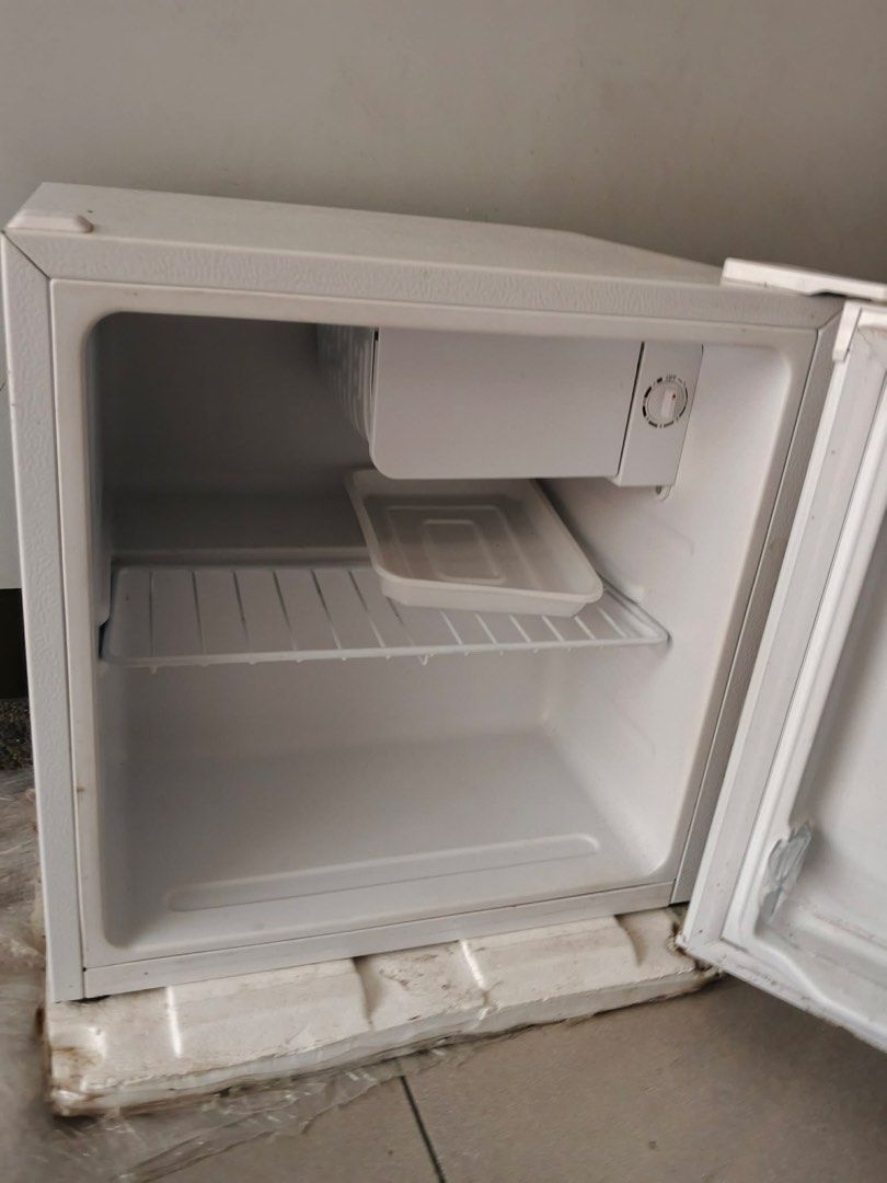 CHiQ 1.8 cu.ft Single Door Mini Refrigerator (Category: Refrigerators and Freezers) located in Mandaluyong City. Submitted by raso_ (Listing ID 1450668943, Image 2). Description: FOR SALE! Price: Php 2500 RFS: Decluttering / Helping a friend Model: CSR02DB Capacity: 1.8 cu.ft Total(L): 46 Freezerl(L): 5 Fridge(L): 41 Structure: Single door Defrost type: Low frost Gross Weight (kg): 15kg Noise: 39db Product Size W×DxH(mm): 474 x 447 x 496 mm.