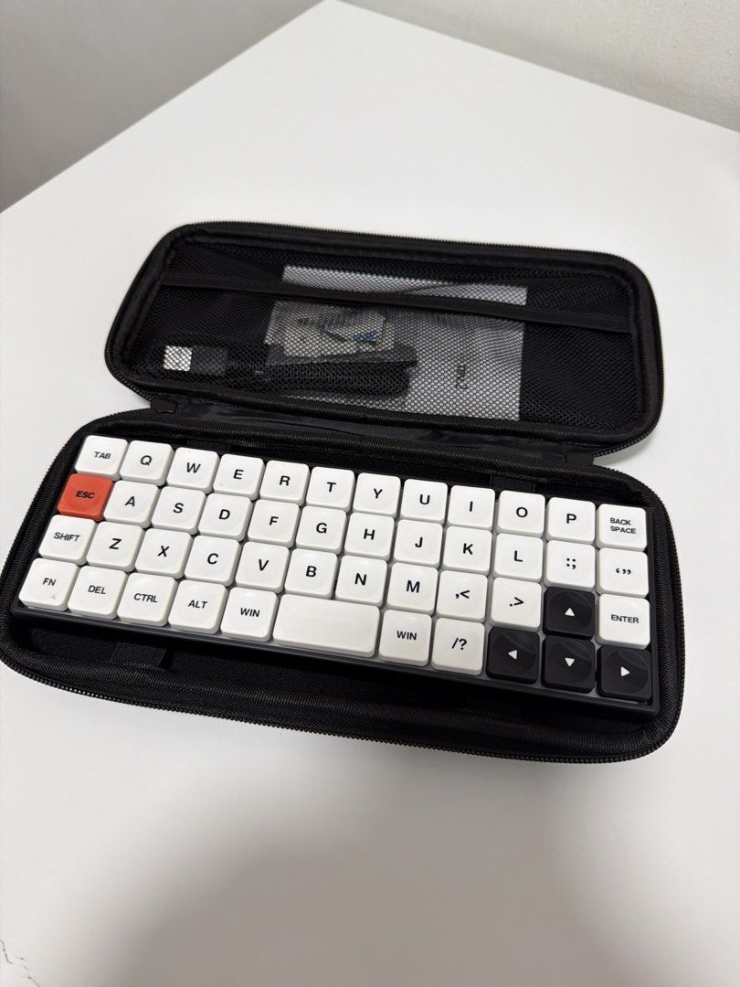 CHOSFOX Portable 40% Keyboard with Case