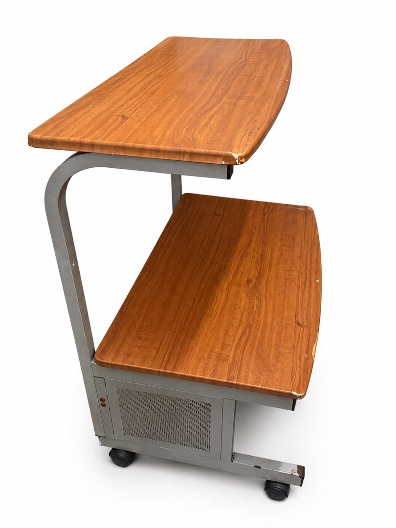 Computer Table (Category: Shelves, Cabinets & Racks) located in Manila. Submitted by graceeeann (Listing ID 1450621046, Image 3). Description: For sale SECOND HAND HEAVY DUTY COMPUTER TABLE H: 95cm W: 50 cm L: 75 cm ✅Sturdy pa ang bawat gulong and makakapal na bakal ang ginamit good for computer and printer table Reason for selling masyadong malaki for me. I buy this for 3999 sa mall but will sell 1k nalang may Tawad for sure buyer ‼️may sign of 