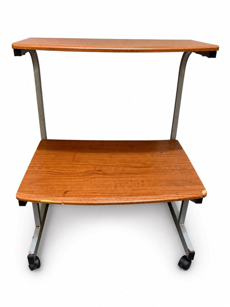 Computer Table (Category: Shelves, Cabinets & Racks) located in Manila. Submitted by graceeeann (Listing ID 1450621046, Image 1). Description: For sale SECOND HAND HEAVY DUTY COMPUTER TABLE H: 95cm W: 50 cm L: 75 cm ✅Sturdy pa ang bawat gulong and makakapal na bakal ang ginamit good for computer and printer table Reason for selling masyadong malaki for me. I buy this for 3999 sa mall but will sell 1k nalang may Tawad for sure buyer ‼️may sign of 