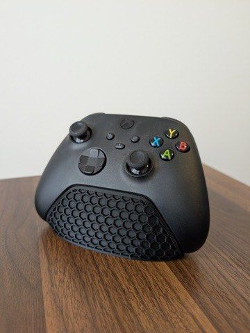 Controller Stand (Category: Controllers) located in Singapore. Submitted by shaikhsaif65374 (Listing ID 1450727990, Image 1). Description: Premium looking Controller Stand. Comes in White and Has good grip. Negotiable.