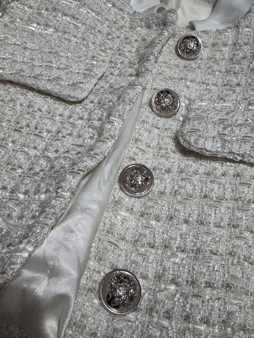 cropped tweed coat (Category: Coats, Jackets and Outerwear) located in Manila. Submitted by ch4eo (Listing ID 1450704599, Image 2). Description: NEVER BEEN USED no signs of usage and flaws. good condition and size xxs - small.