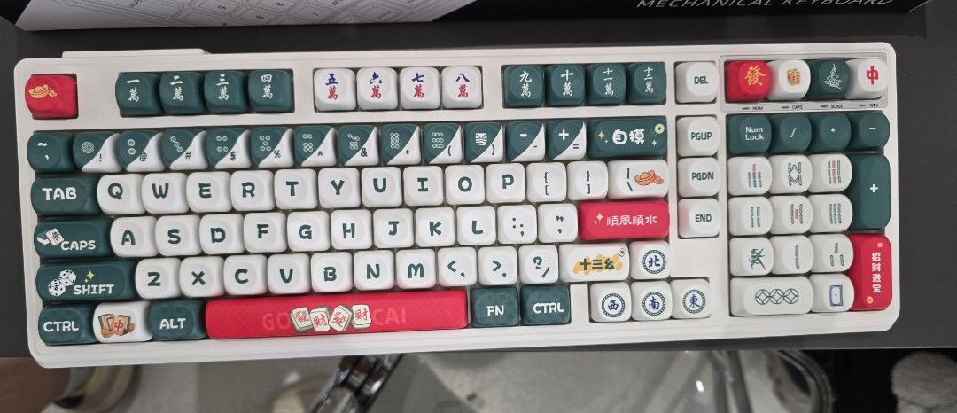 Customized Mechanical Keyboard with Unique Keycaps513800595802705921